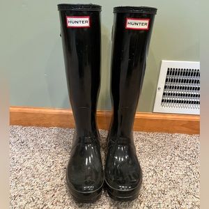 Tall women’s hunter rain boots